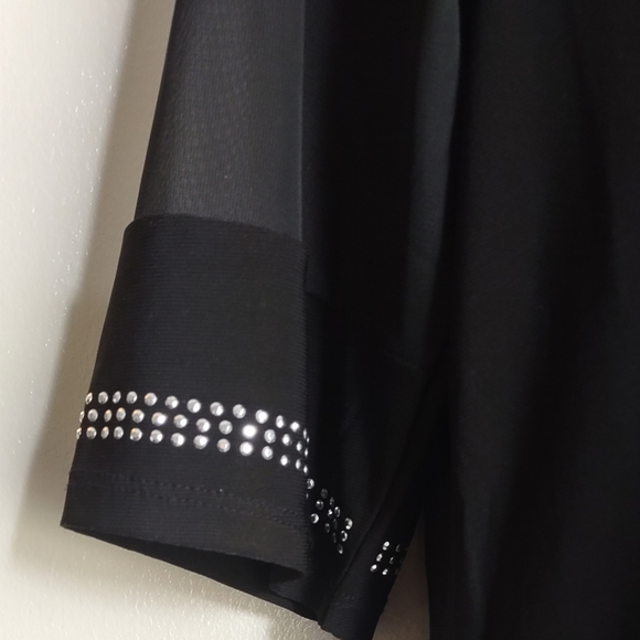 Women's size medium black blouse - Picture 5 of 6